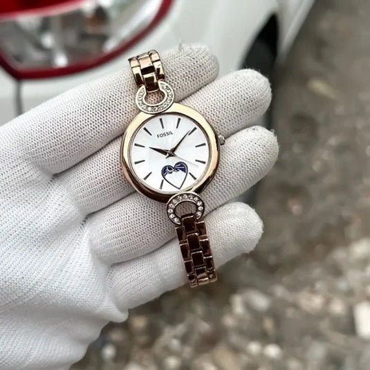 Stylish Fossil Watch For Women